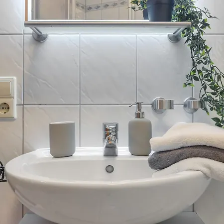 Winetime - Fuer 3 - Naehe Madenburg - Burg Landeck Eschbach (Sudliche Weinstrasse)