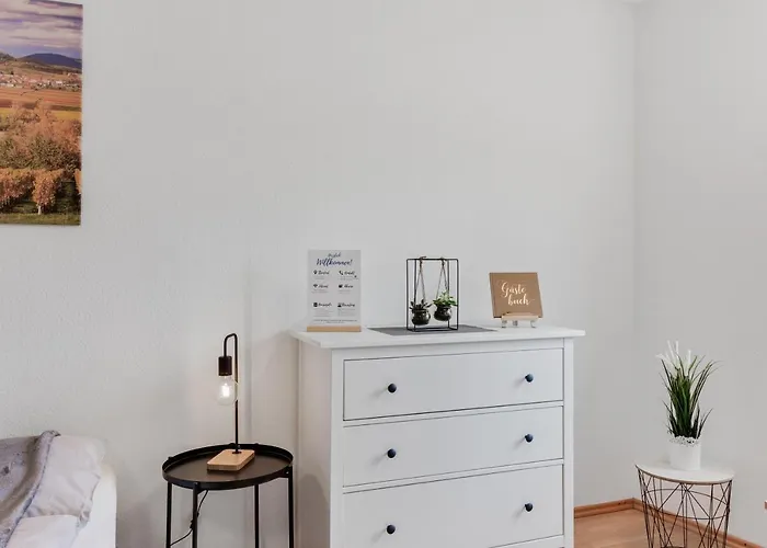 Winetime - Fuer 3 - Naehe Madenburg - Burg Landeck Eschbach (Sudliche Weinstrasse)