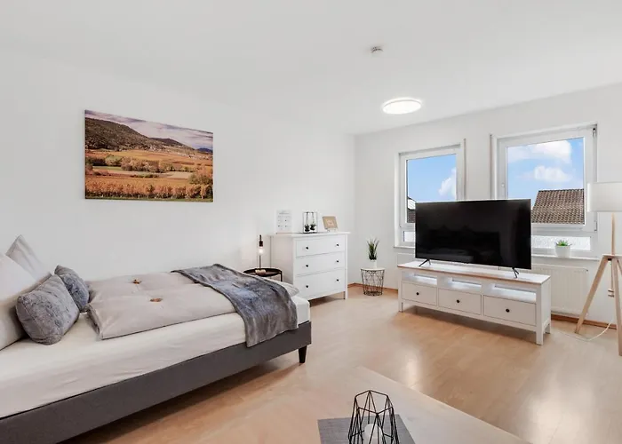 Winetime - Fuer 3 - Naehe Madenburg - Burg Landeck Eschbach (Sudliche Weinstrasse)